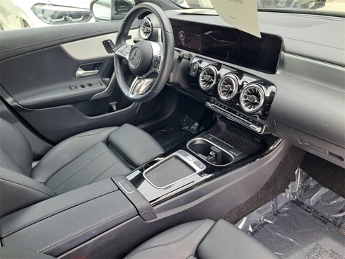 Used 2024 Mercedes-Benz CLA 250 image 15