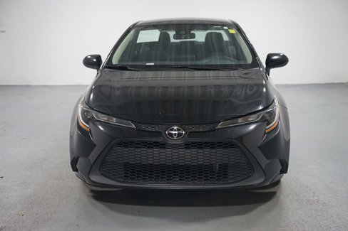 Used 2021 Toyota Corolla LE image 2