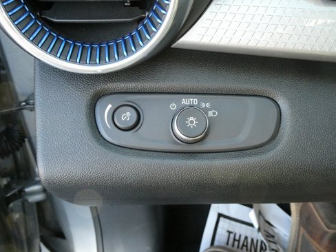 Certified 2024 Chevrolet Trax LT w/ LT Convenience Package image 21