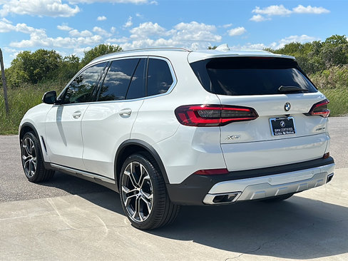 Certified 2022 BMW X5 sDrive40i w/ Luxury Seating Package image 6