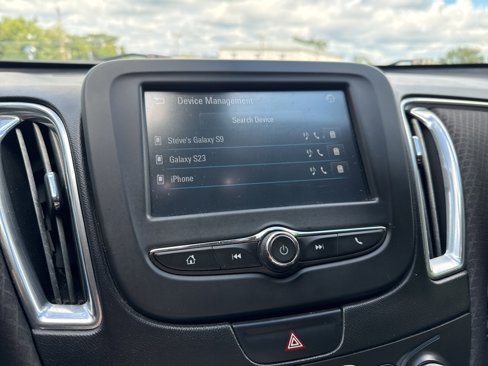Used 2017 Chevrolet Malibu LT image 31