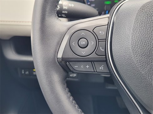 Used 2022 Toyota RAV4 XLE image 28