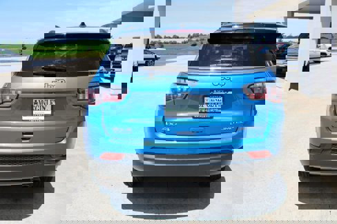 Certified 2022 Jeep Compass Limited image 8