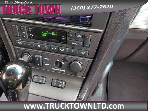 Used 2004 Ford Thunderbird image 22