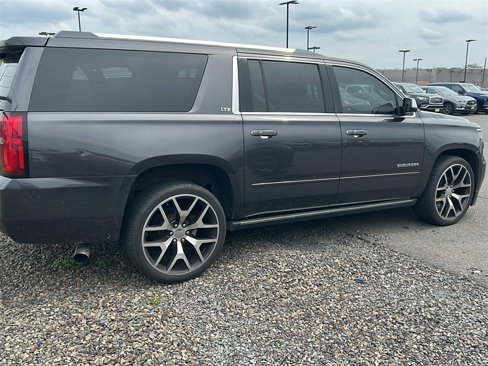 Used 2015 Chevrolet Suburban LTZ image 6