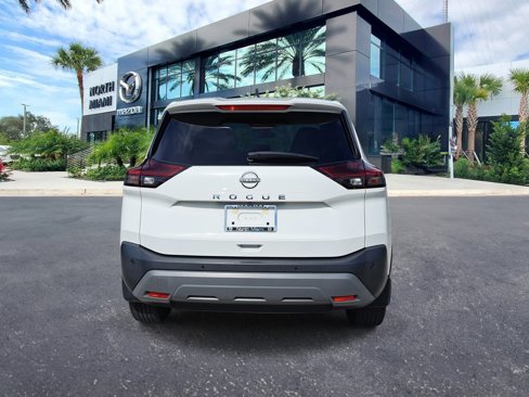 Used 2022 Nissan Rogue S image 4
