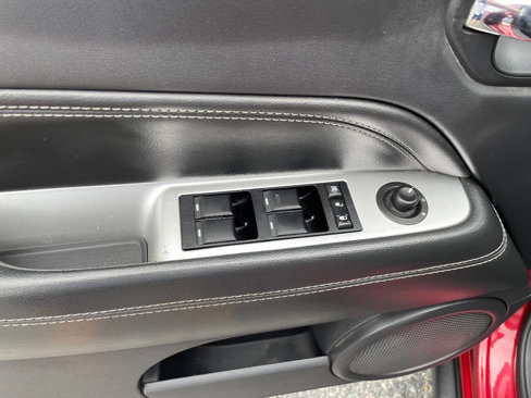 Used 2014 Jeep Compass High Altitude image 14