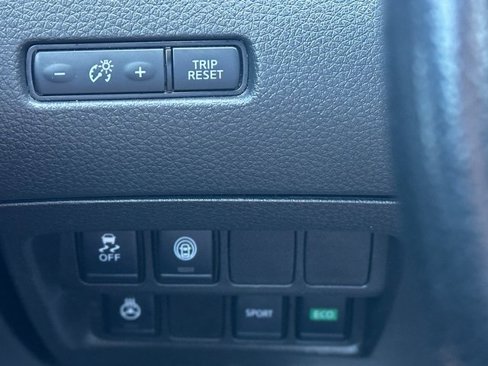 Used 2022 Nissan Rogue Sport SV image 30