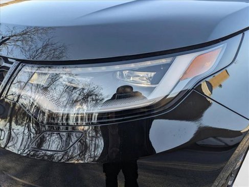 Certified 2024 Land Rover Discovery Dynamic SE image 2