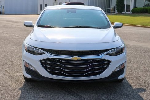 Used 2024 Chevrolet Malibu LT image 2