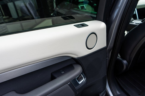 Used 2021 Land Rover Discovery S R-Dynamic image 38