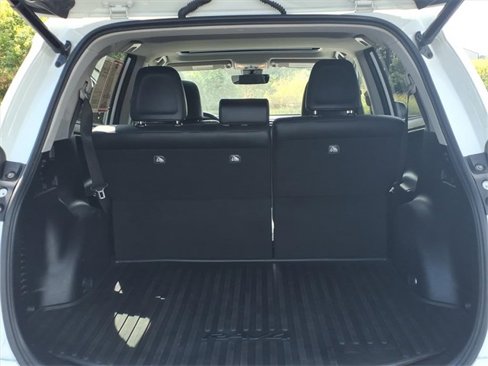 Used 2018 Toyota RAV4 Platinum image 26