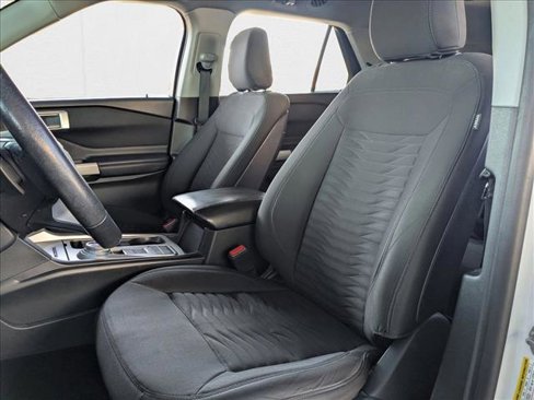 Used 2020 Ford Explorer XLT image 16