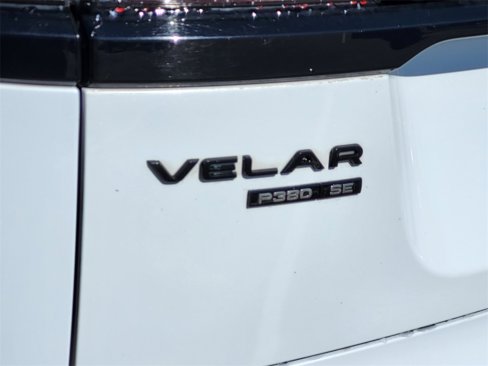 Used 2018 Land Rover Range Rover Velar R-Dynamic SE image 16