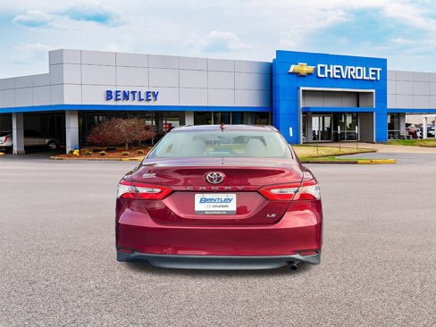 Used 2020 Toyota Camry LE image 8