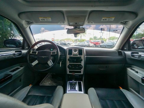 Used 2007 Chrysler 300 C image 2