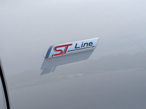 New 2025 Ford Escape ST-Line image 37