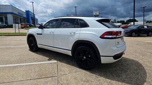 Used 2023 Volkswagen Atlas Cross Sport SEL R-Line image 6