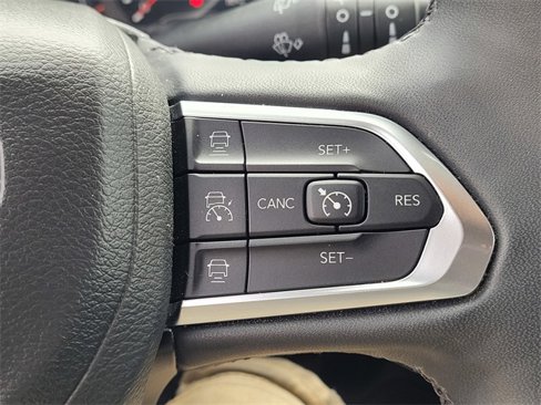Used 2023 Jeep Compass Limited image 15