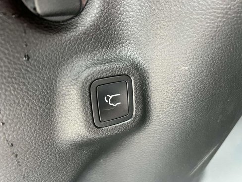 Used 2023 Jeep Compass Latitude w/ Sun and Sound Group image 10