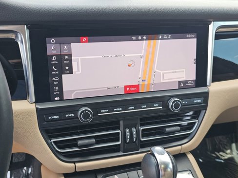 Certified 2021 Porsche Macan image 17