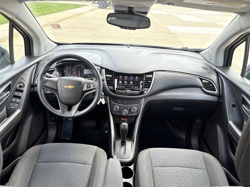 Used 2020 Chevrolet Trax LS image 15