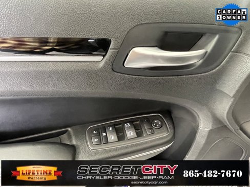 Used 2023 Chrysler 300 S image 9