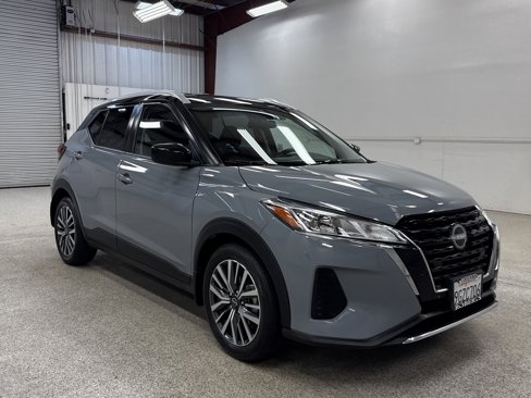 Used 2023 Nissan Kicks SV image 27