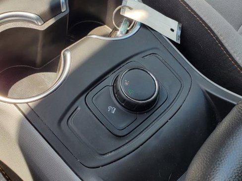 Used 2018 GMC Terrain SLE image 16