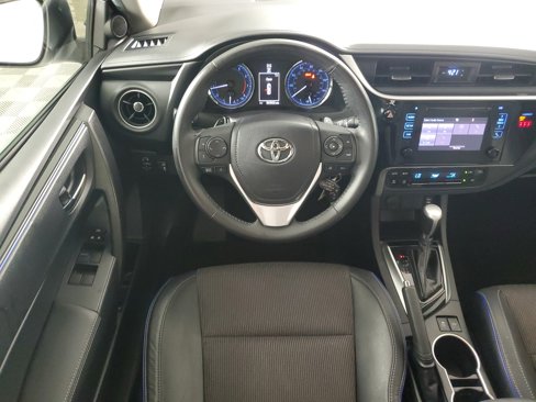 Used 2018 Toyota Corolla SE image 14