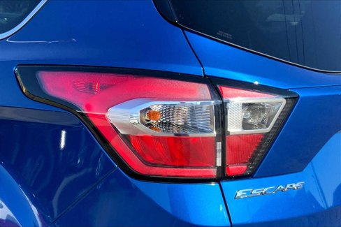 Used 2017 Ford Escape SE image 24