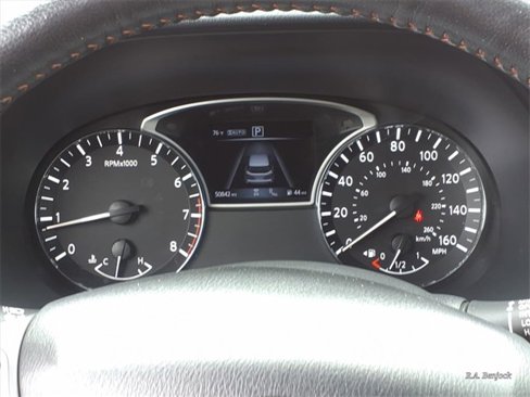 Used 2020 Nissan Pathfinder SL image 16