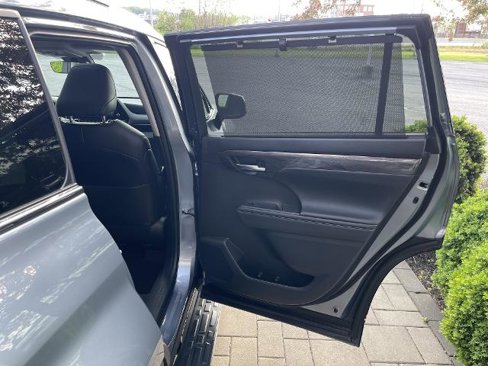 Used 2024 Toyota Highlander LE image 22