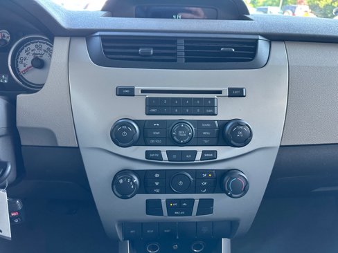 Used 2009 Ford Focus SE image 21