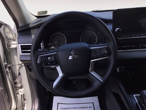 Used 2024 Mitsubishi Outlander SE image 15