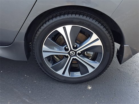 Used 2019 Nissan Leaf SL Plus image 5