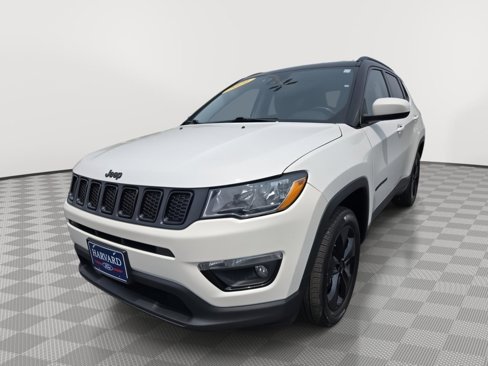 Used 2021 Jeep Compass Latitude image 3