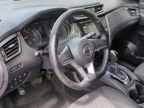 Used 2020 Nissan Rogue SV image 13