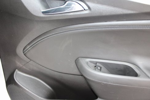 Used 2018 Chevrolet Cruze Premier image 48
