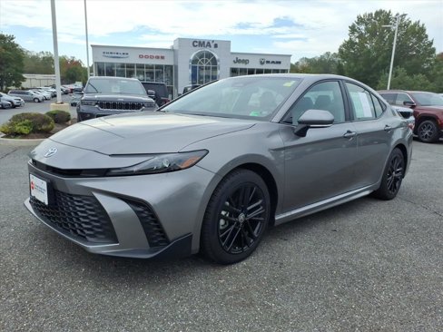 Used 2025 Toyota Camry SE image 8