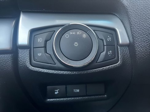 Used 2016 Ford Explorer XLT w/ Equipment Group 202A image 24
