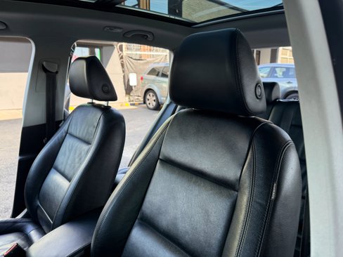 Used 2013 Volkswagen Tiguan S image 10