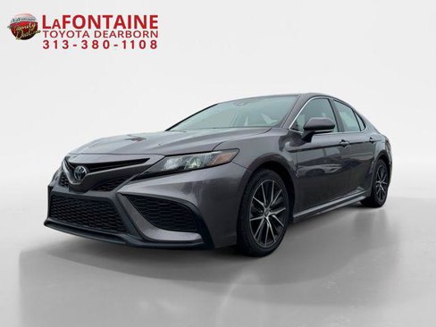 Certified 2022 Toyota Camry SE image 1
