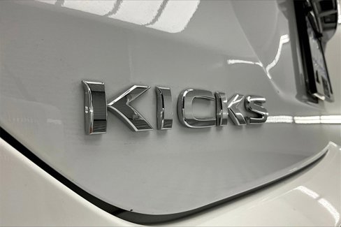 Used 2024 Nissan Kicks S image 8