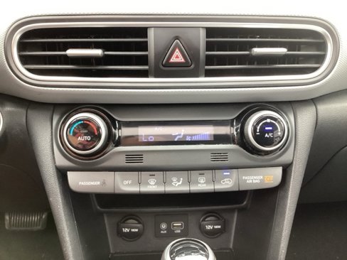 Used 2018 Hyundai Kona Limited image 17