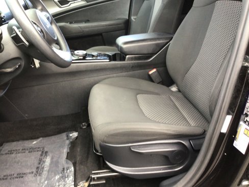 Used 2023 Kia Sportage LX image 11