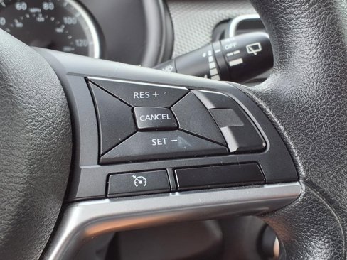 Used 2020 Nissan Kicks S image 17