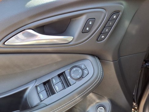 Used 2024 Buick Encore GX Avenir w/ Avenir Technology Package image 34