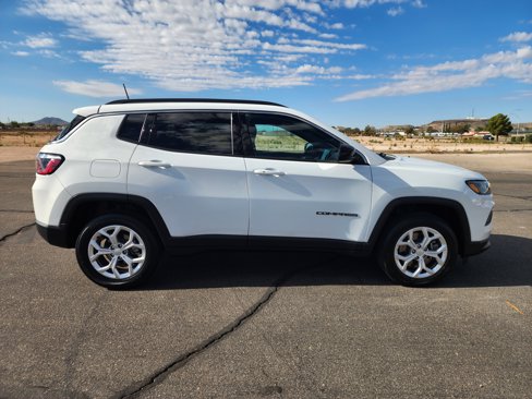 Used 2024 Jeep Compass Latitude image 4