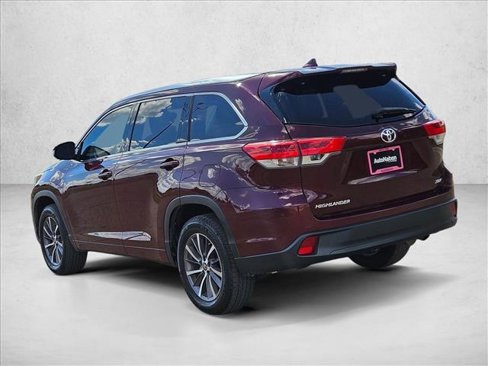 Used 2018 Toyota Highlander XLE image 8